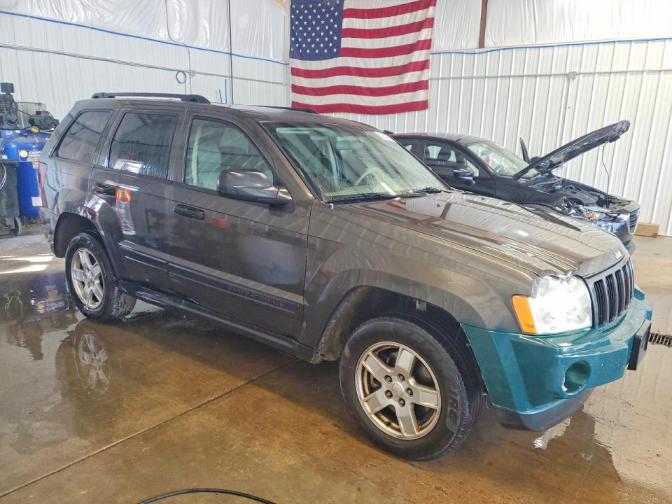 Jeep GRAND CHEROKEE LAREDO 2005 — Copart