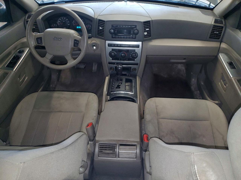 Jeep GRAND CHEROKEE LAREDO 2005 — Copart