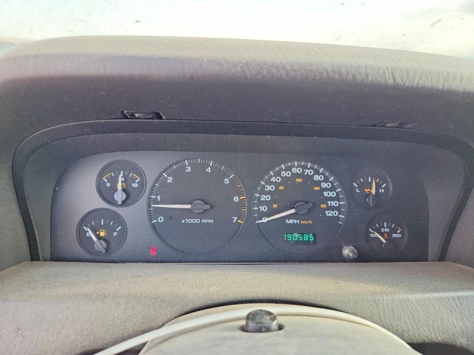 Jeep GRAND CHEROKEE LAREDO 2004 — Copart