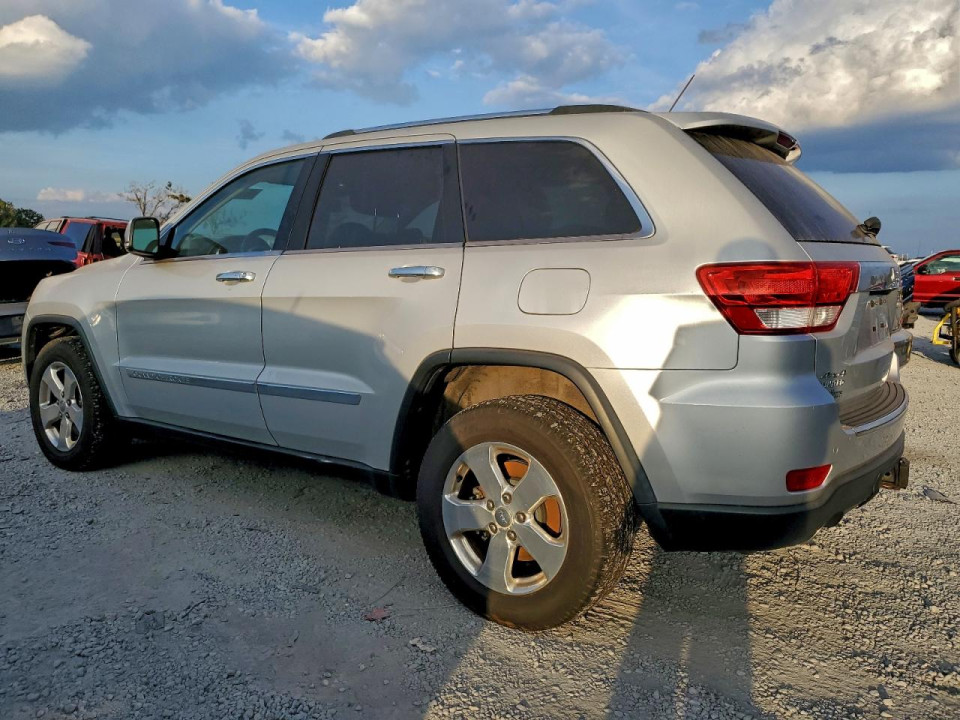 Jeep GRAND CHEROKEE LIMITED 2013 — Copart
