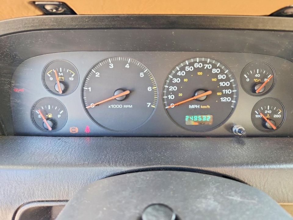 Jeep GRAND CHEROKEE LAREDO 2000 — Copart