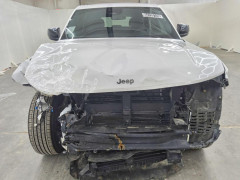 Jeep GRAND CHEROKEE LAREDO 2025
