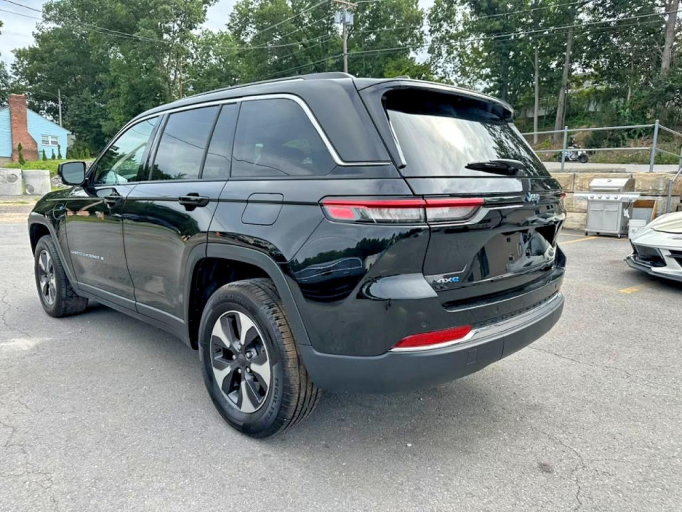 Jeep GRAND CHEROKEE LIMITED 4XE 2024 — Copart