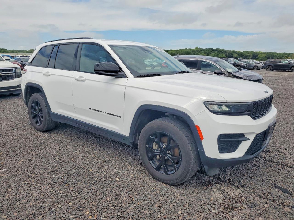 Jeep GRAND CHEROKEE LAREDO 2024 — Copart