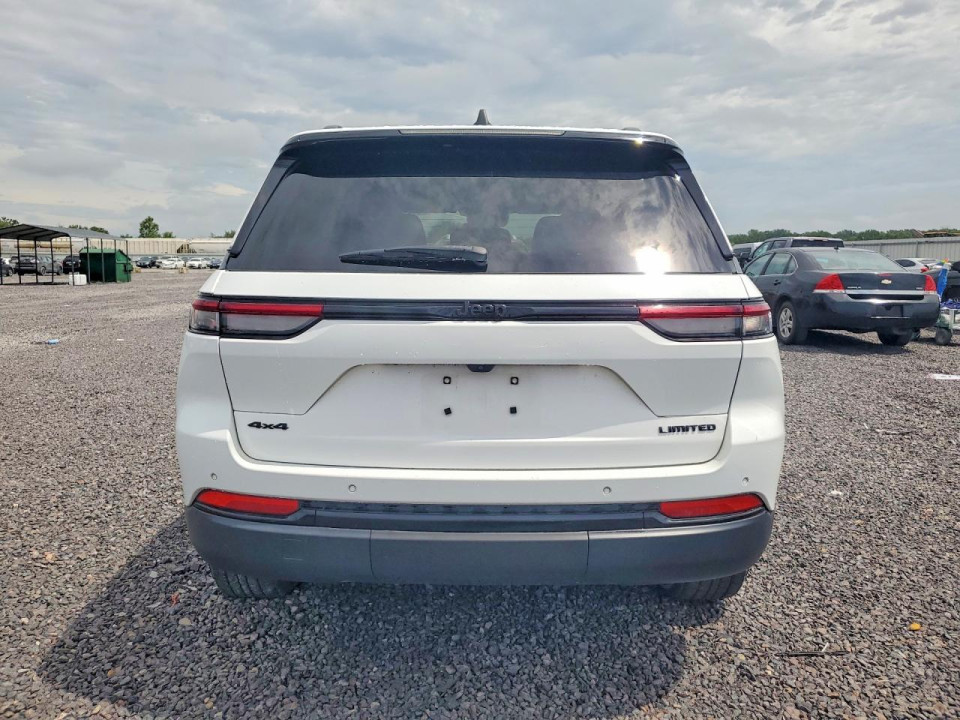 Jeep GRAND CHEROKEE LAREDO 2024 — Copart