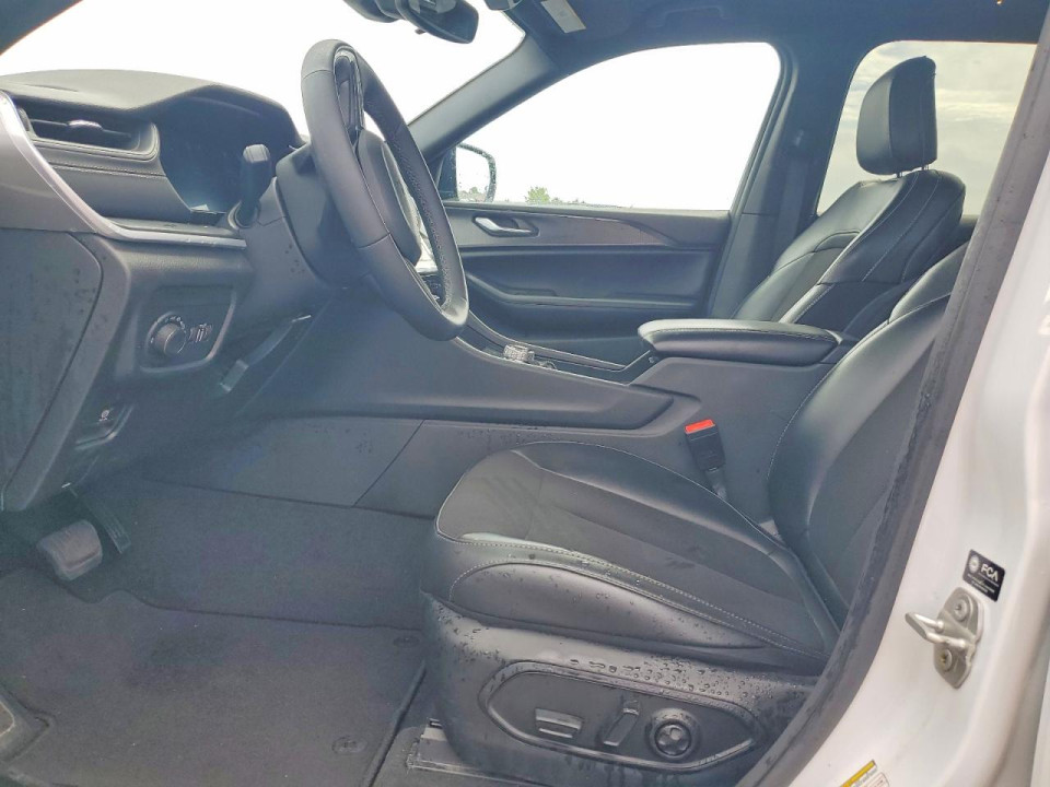 Jeep GRAND CHEROKEE LAREDO 2024 — Copart