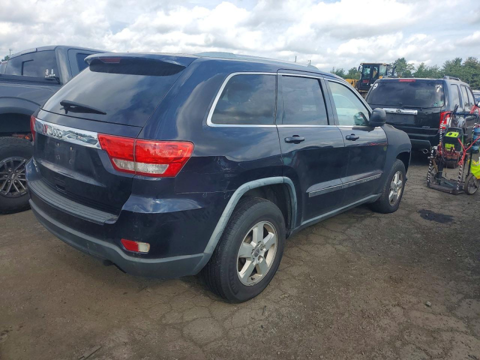 Jeep GRAND CHEROKEE LAREDO 2011 — Copart