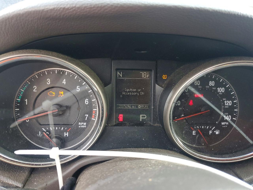 Jeep GRAND CHEROKEE LAREDO 2011 — Copart