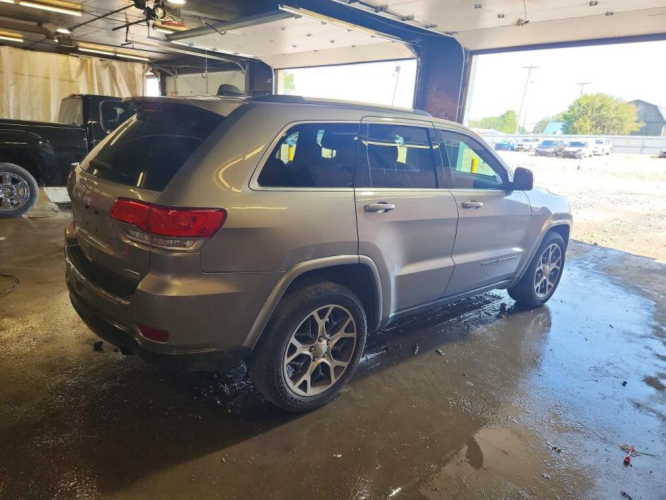 Jeep GRAND CHEROKEE LIMITED 2018 — Copart