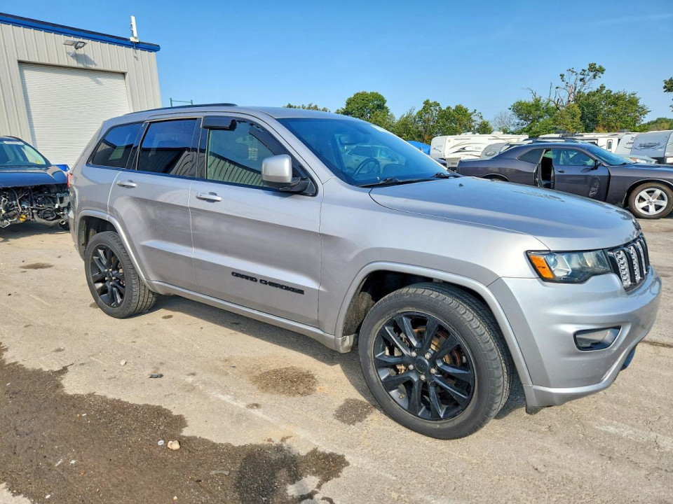 Jeep GRAND CHEROKEE LAREDO 2020 — Copart