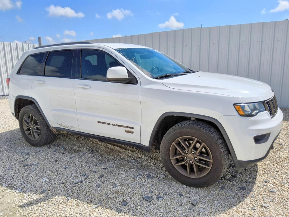Jeep GRAND CHEROKEE LAREDO 2017 — Copart