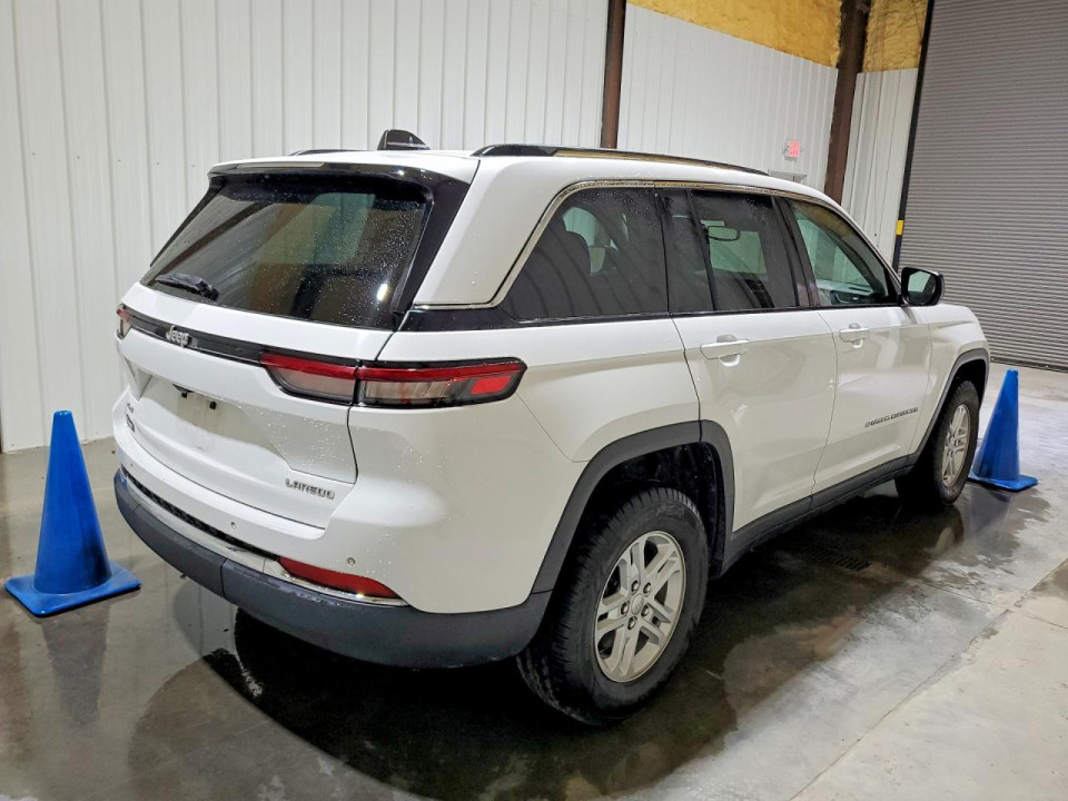 Jeep GRAND CHEROKEE LAREDO 2023 — Copart
