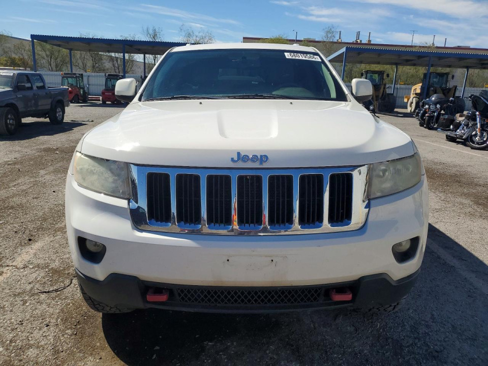 Jeep GRAND CHEROKEE LAREDO 2011 — Copart