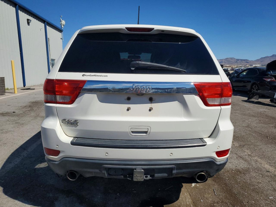 Jeep GRAND CHEROKEE LAREDO 2011 — Copart