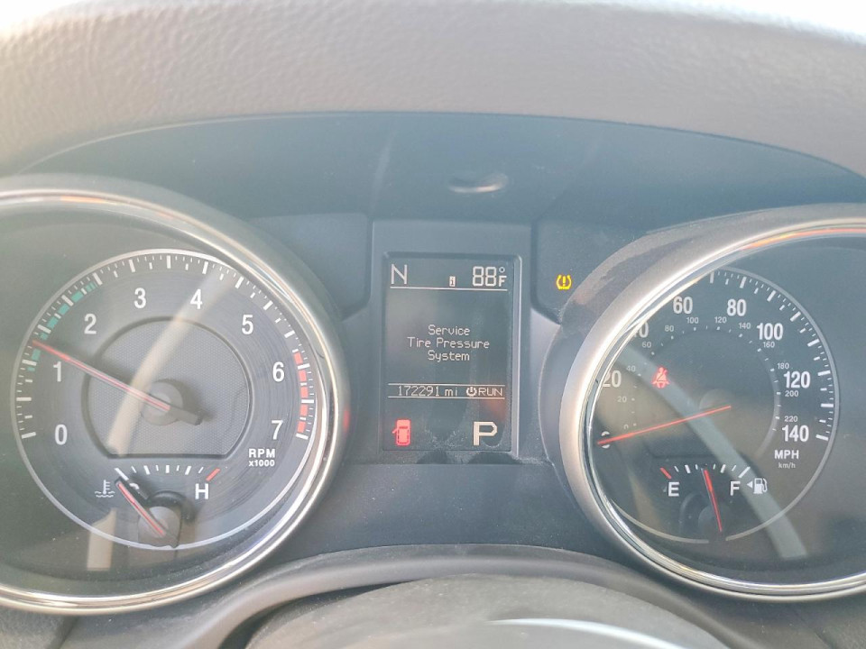 Jeep GRAND CHEROKEE LAREDO 2011 — Copart