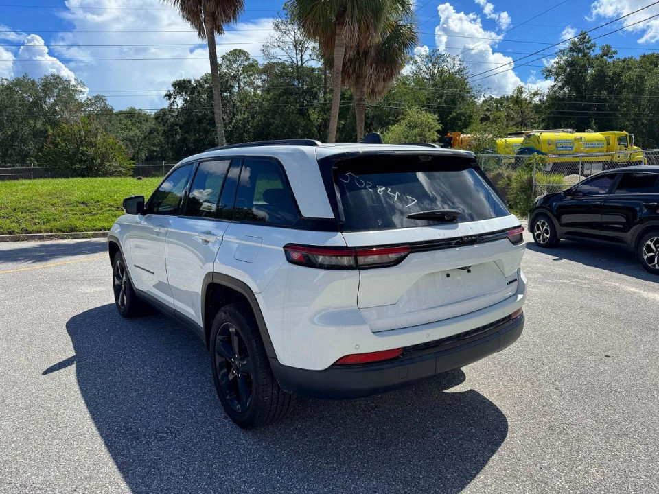 Jeep GRAND CHEROKEE LIMITED 2023 — Copart