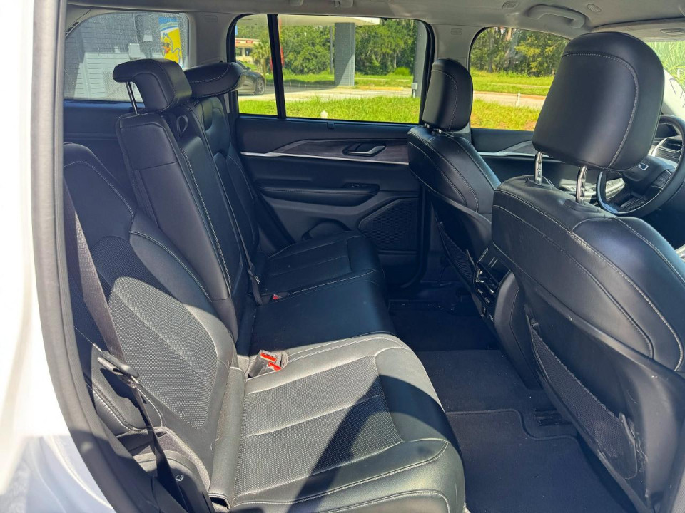 Jeep GRAND CHEROKEE LIMITED 2023 — Copart