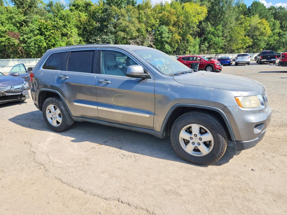 Jeep GRAND CHEROKEE LAREDO 2013 — Copart
