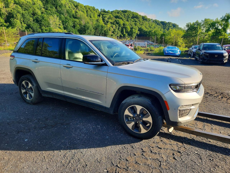 Jeep GRAND CHEROKEE LIMITED 4XE 2023 — Copart