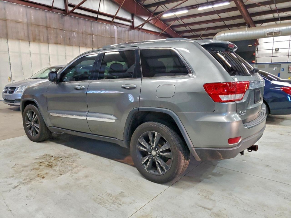 Jeep GRAND CHEROKEE LAREDO 2012 — Copart