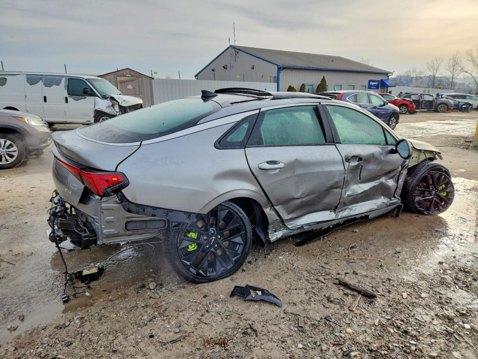 Kia K5 2025 — Copart