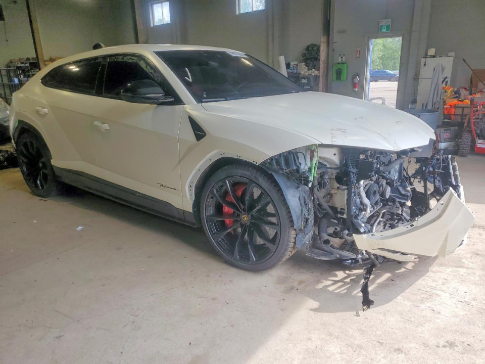 Lamborghini URUS 2021 — Copart