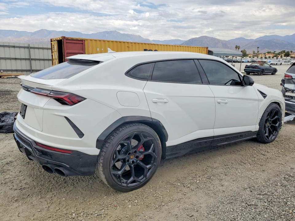 Lamborghini URUS 2022 — Copart