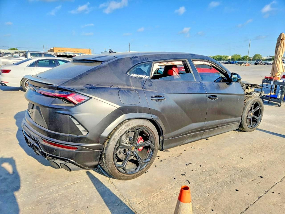 Lamborghini URUS 2021 — Copart