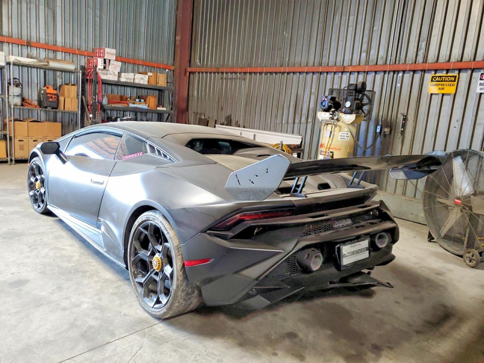 Lamborghini HURACAN TECNICA 2024 — Copart