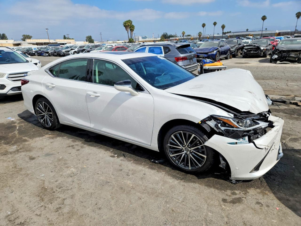 Lexus ES300 2025 — Copart
