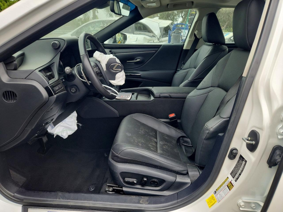 Lexus ES300 2025 — Copart
