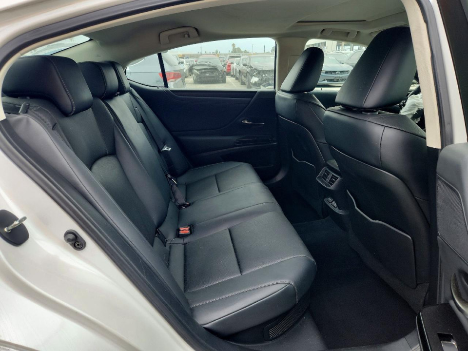 Lexus ES300 2025 — Copart