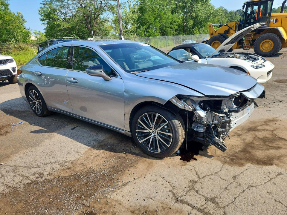 Lexus ES350 2025 — Copart