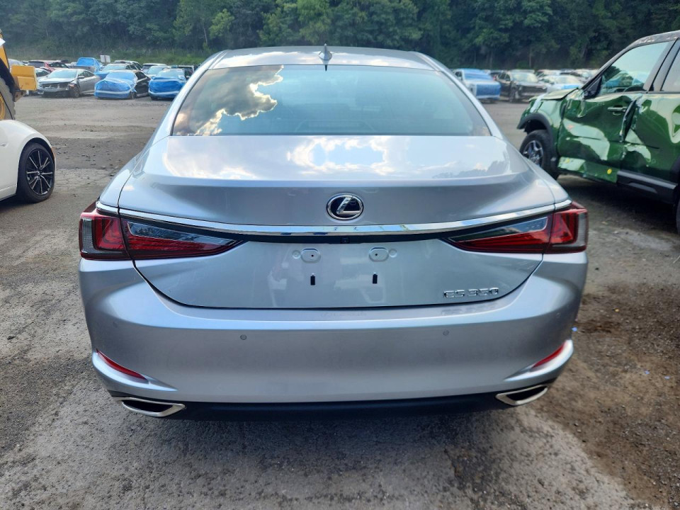 Lexus ES350 2025 — Copart