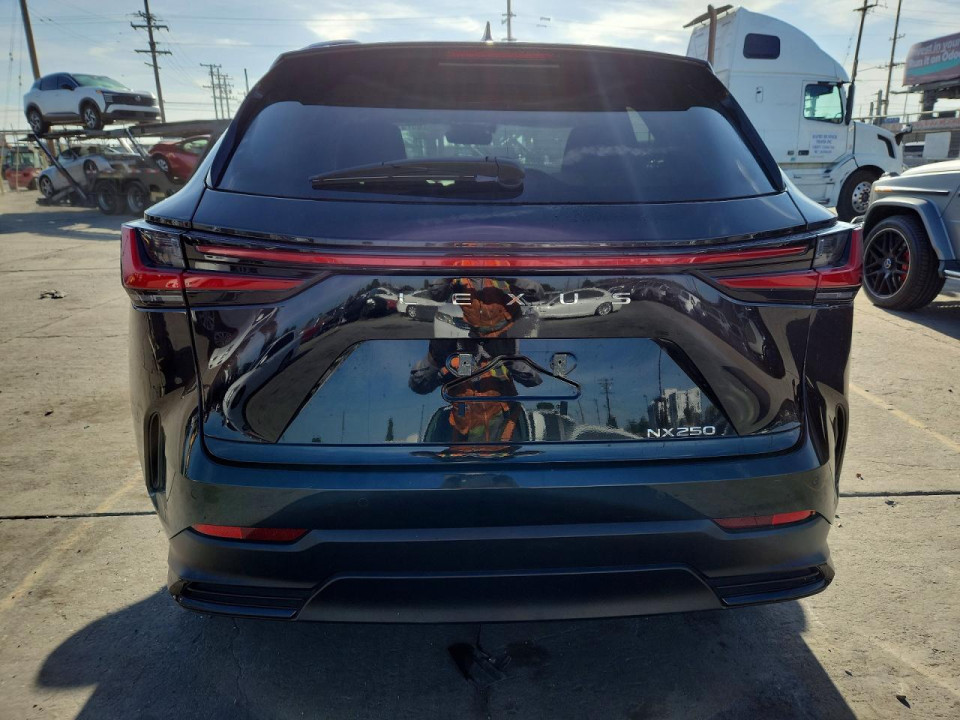 Lexus NX 2024 — Copart