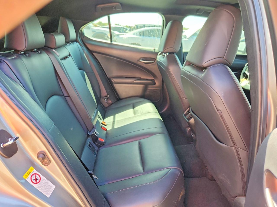 Lexus UX 200 2019 — Copart