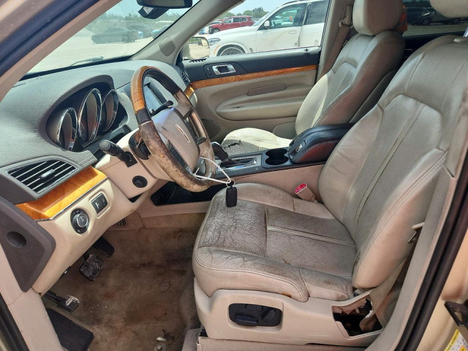 Lincoln MKT 2011 — Copart