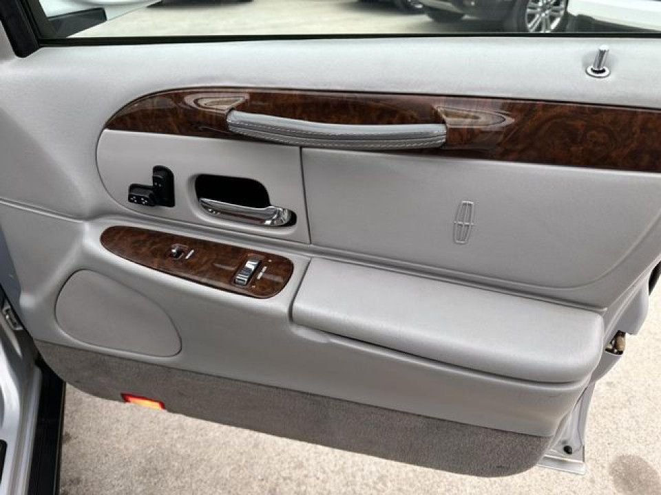 Lincoln TOWNCAR 2001 — Copart