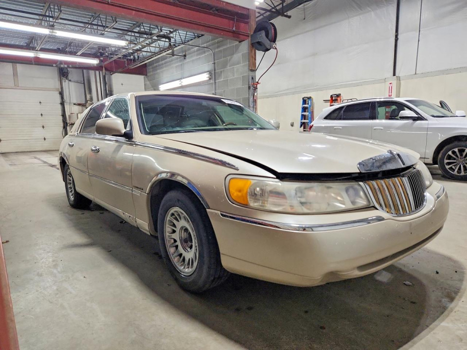 Lincoln TOWNCAR 2000 — Copart