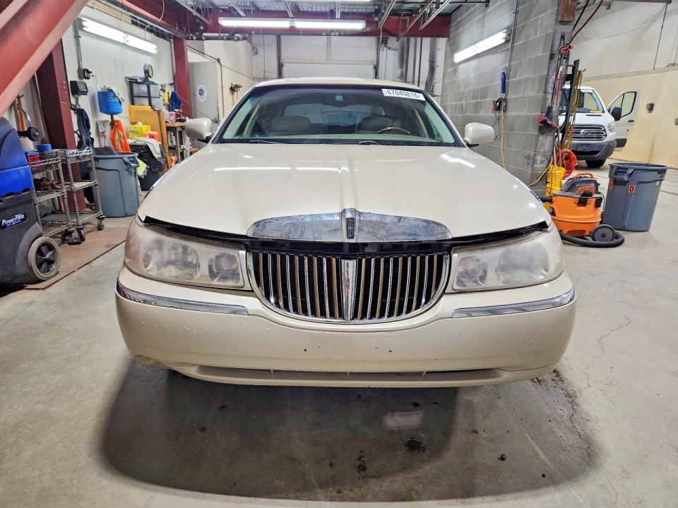 Lincoln TOWNCAR 2000 — Copart