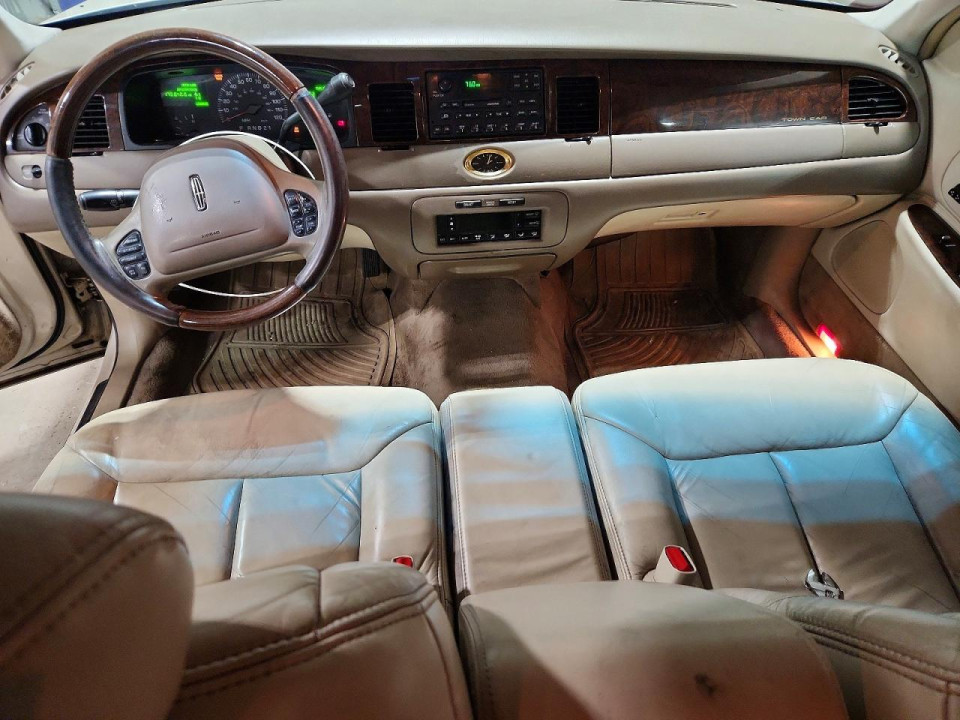 Lincoln TOWNCAR 2000 — Copart