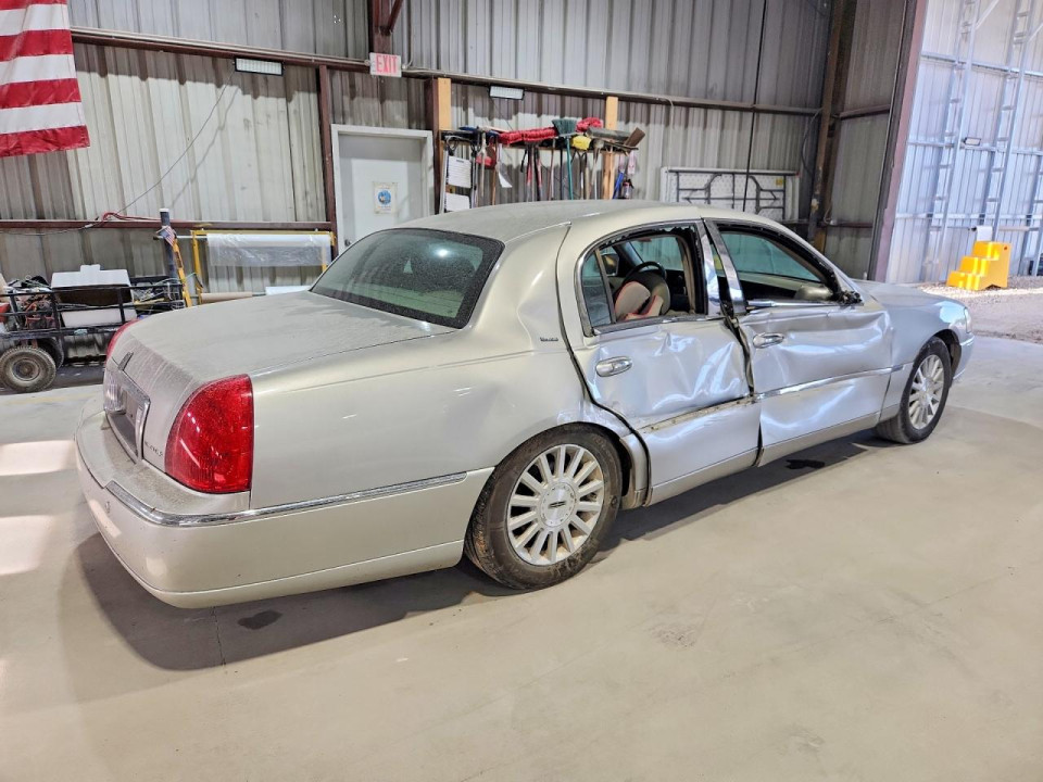 Lincoln TOWNCAR 2004 — Copart