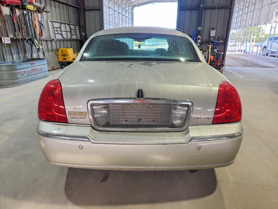 Lincoln TOWNCAR 2004 — Copart