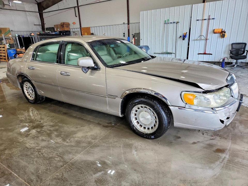 Lincoln TOWNCAR 2001 — Copart