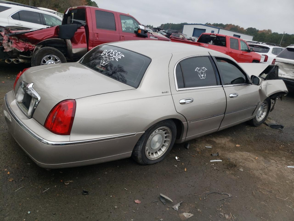 Lincoln TOWNCAR 2001 — Copart