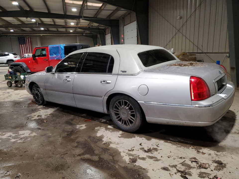 Lincoln TOWNCAR 2010 — Copart