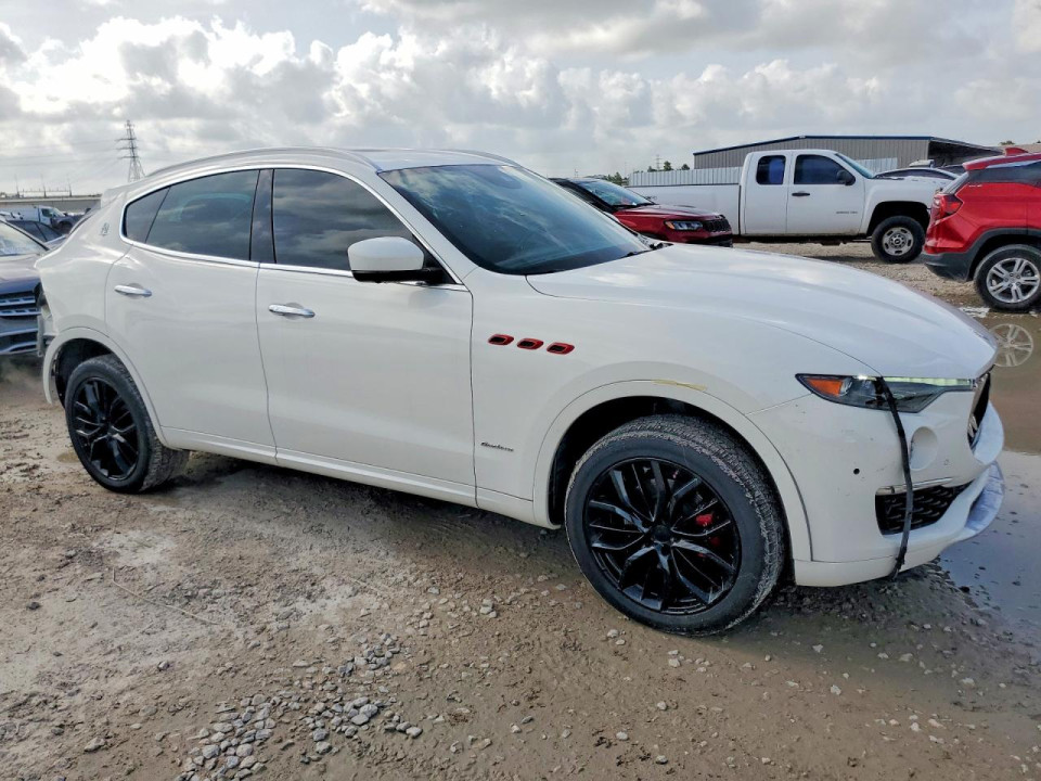 Maserati LEVANTE LUXURY 2021 из США