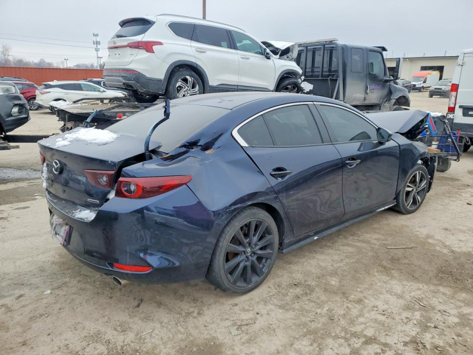 Mazda 3 SELECT SPORT 2024 — Copart