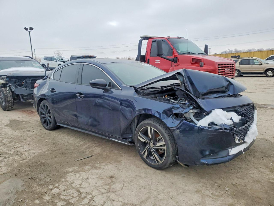 Mazda 3 SELECT SPORT 2024 — Copart