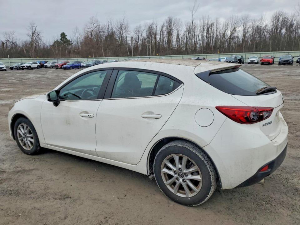 Mazda 3 2015 — Copart